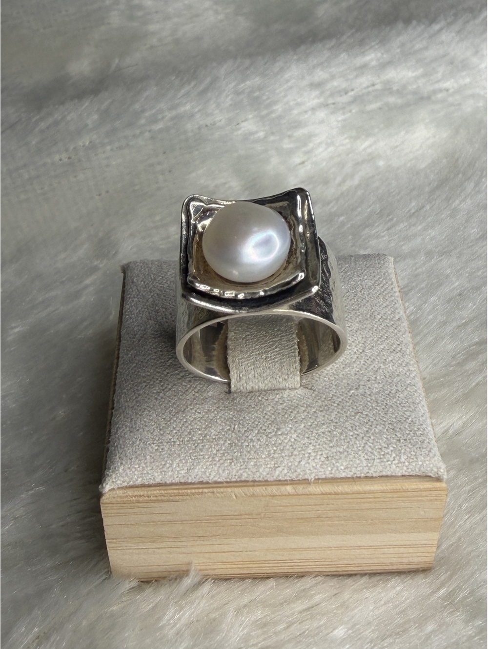 Retired Silpada R0898 Hammered Sterling  & Freshwater Pearl Ring SZ 5.5